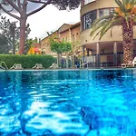 Balneari Termes Victoria מלון קאלדס דה מונטבוי